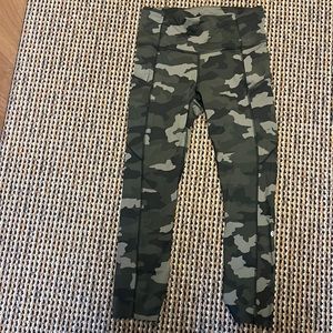 Lululemon Base Pace Leggings 23” Size 6